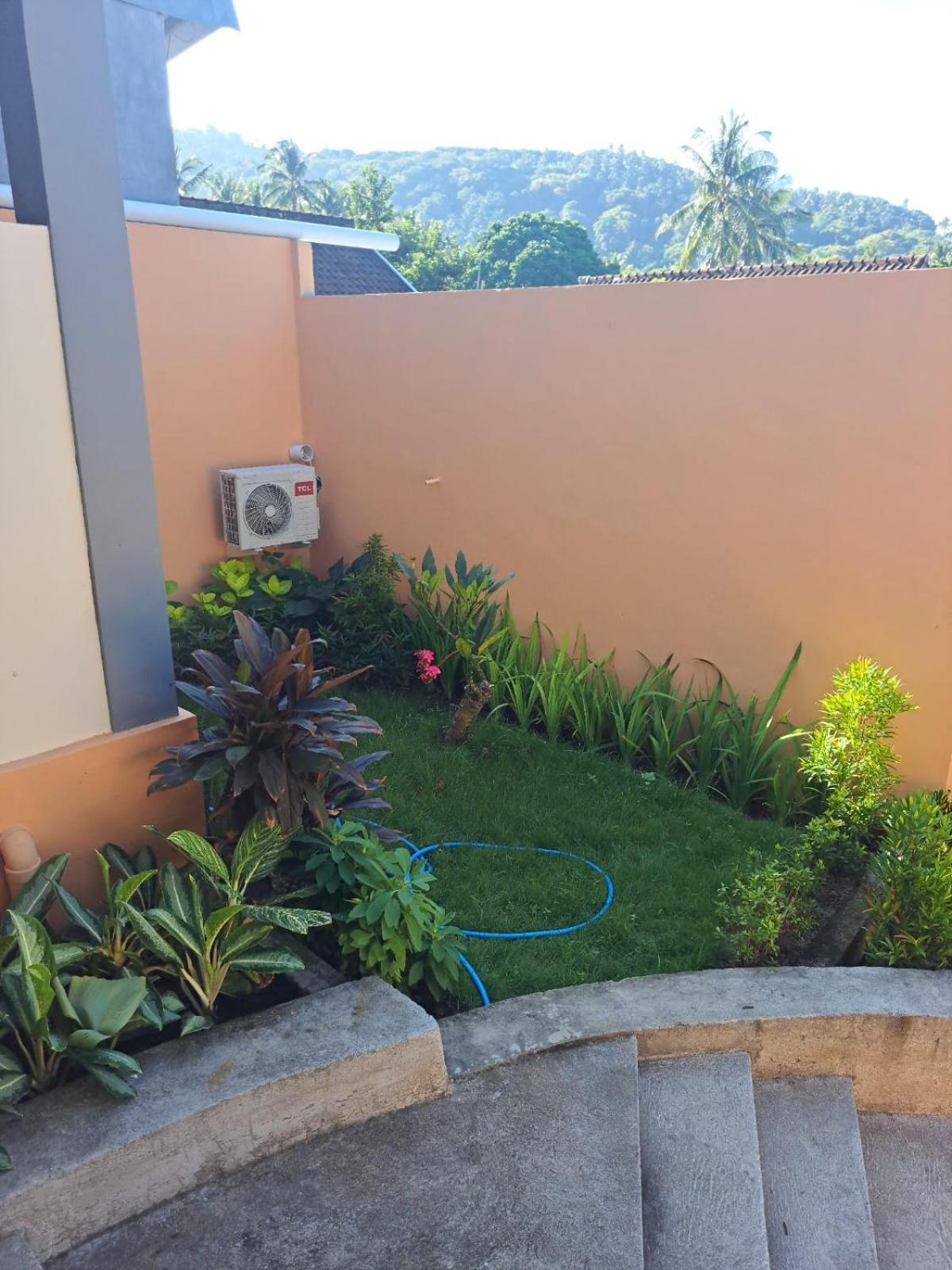 Family Garden Homestay Senggigi Eksteriør billede